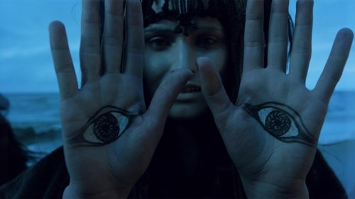 در گلوب نقره ای