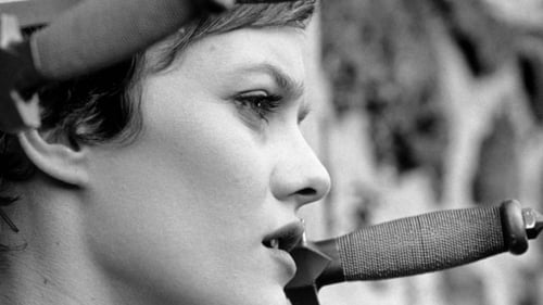 دختر روی پل