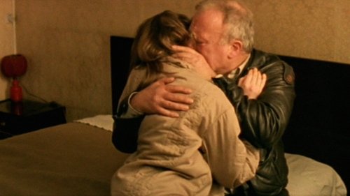 من تنها ایستادهام