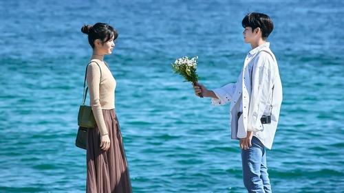 فراتر از دوستان